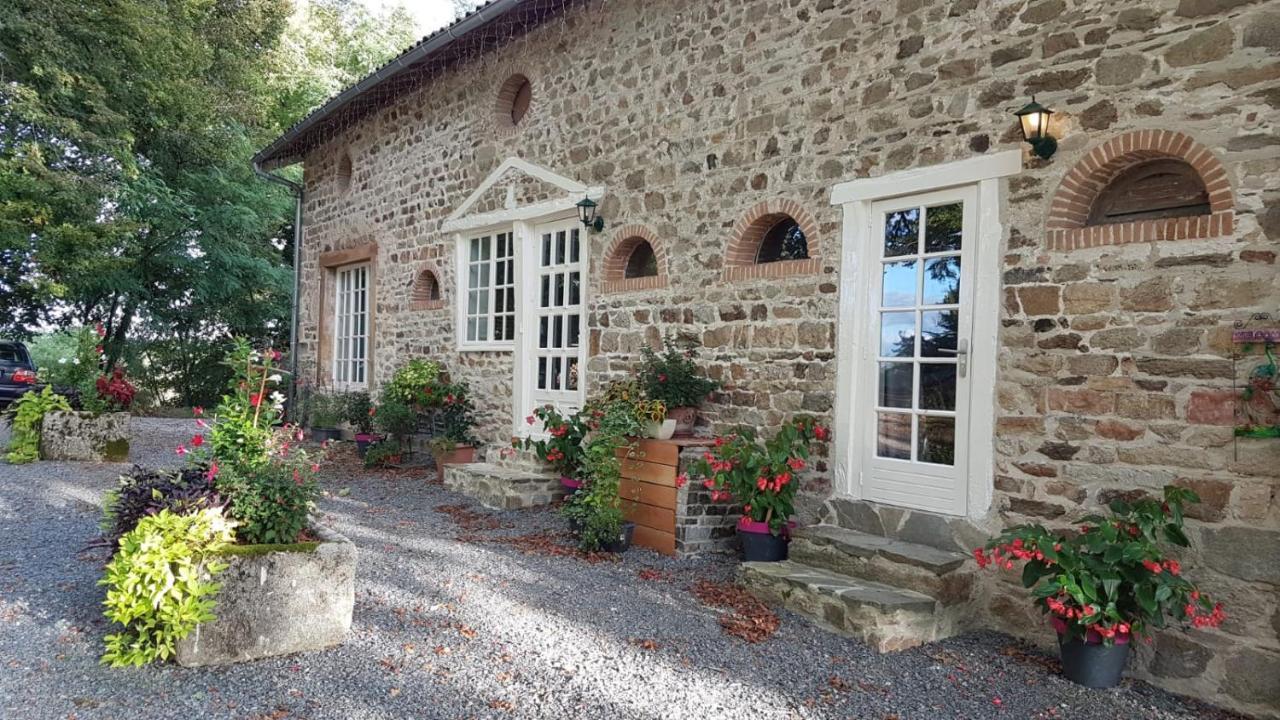 Gites Du Castellare Le Chalard Exterior foto